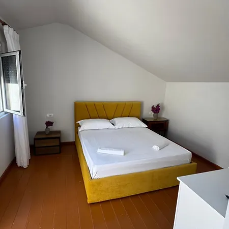 Favela Jale Bed & Breakfast