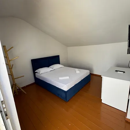 Favela Jale Bed & Breakfast *