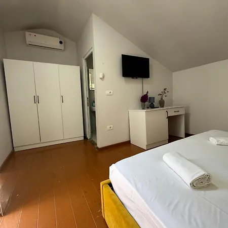 Favela Jale Bed & Breakfast *