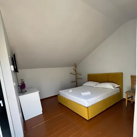 Favela Jale Bed & Breakfast *
